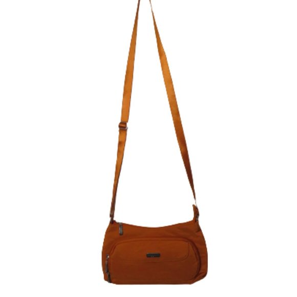 Baggallini Handbags - Baggallini everyday crossbody bag